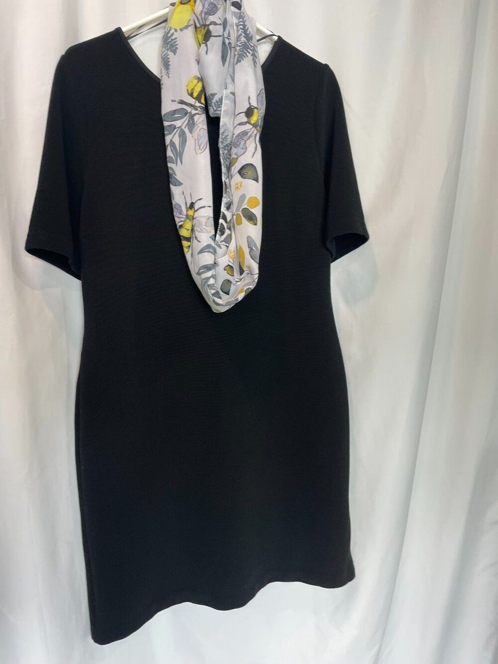 Mario Serrani Little Black Ribbed Dress L & Bonus Black & Yellow Honey Bee Scarf - Picture 2 of 11